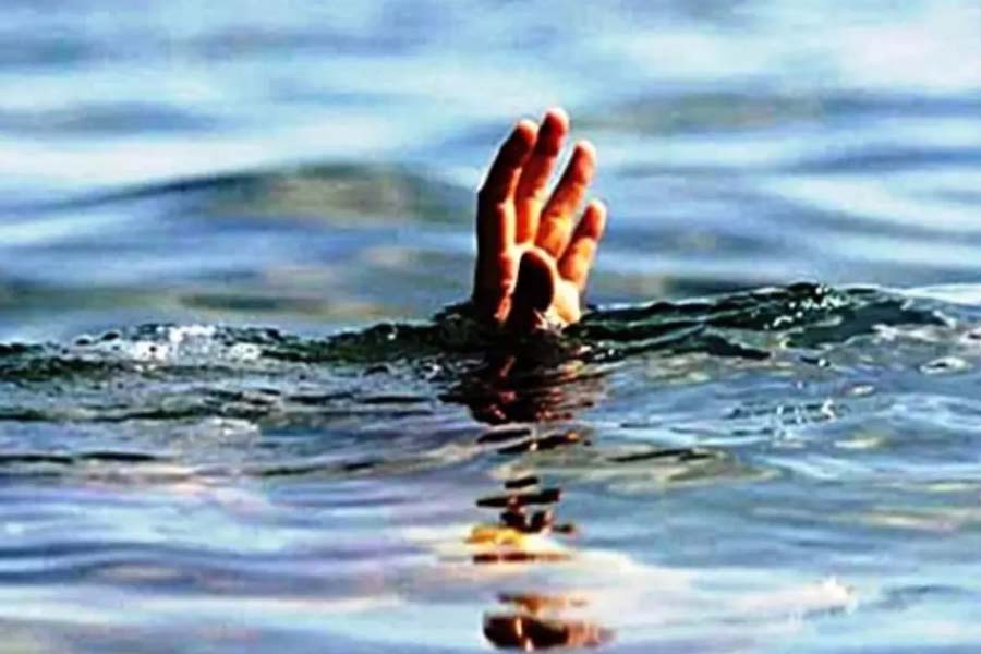 মাছ ধরতে গিয়ে পানিতে ডুবে প্রাণ গেল দুই শিশুর