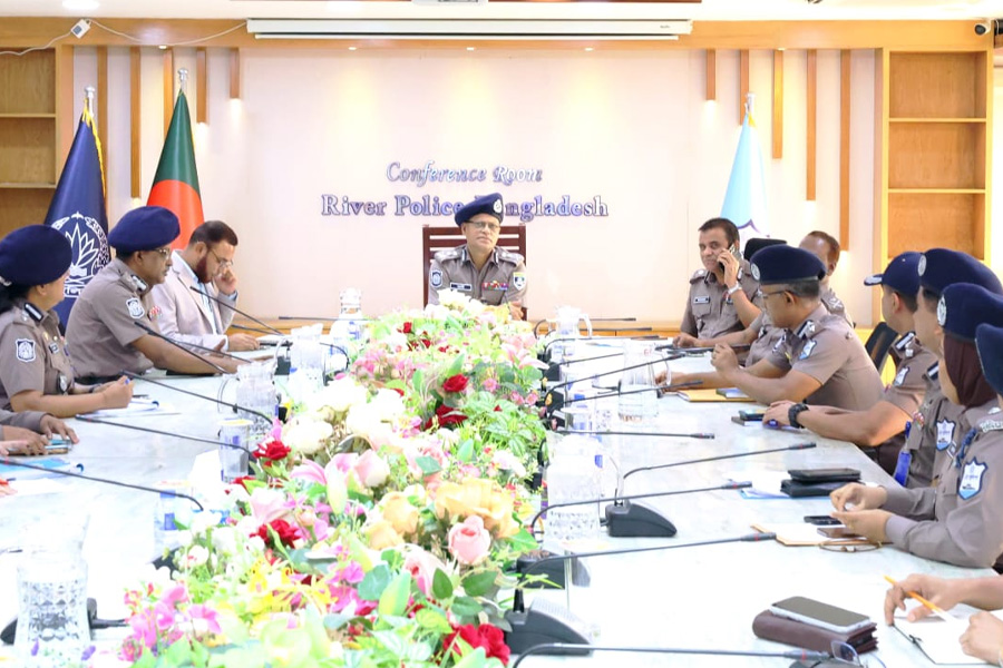 নৌপুলিশ হেডকোয়ার্টার্স পরিদর্শন করলেন আইজিপি
