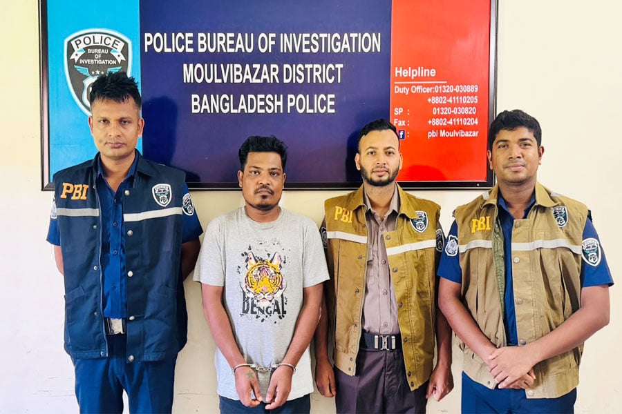 গ্রেপ্তারকৃত সেলিম আহমদ ওরফে অনিক ওরফে বটলা সেলিম। ছবি: পিবিআই