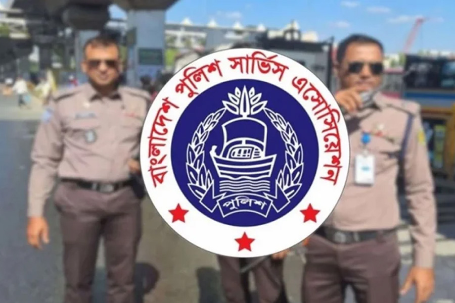 পুলিশের নতুন ইউনিফর্ম নিয়ে আপত্তি