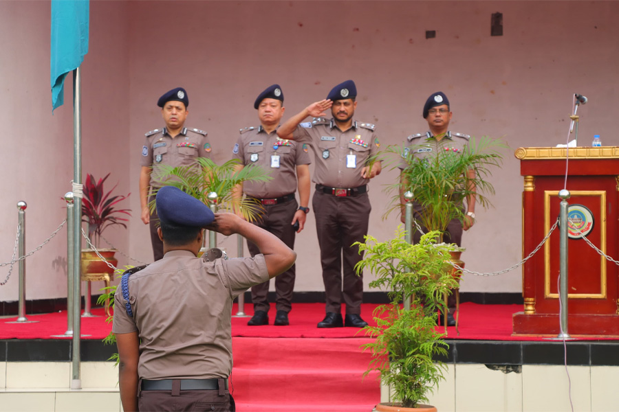 রংপুর মেট্রোপলিটন পুলিশের সাপ্তাহিক মাস্টার প্যারেড অনুষ্ঠিত