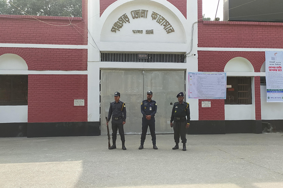 পঞ্চগড় কারাগার থেকে ১৮ কারাবন্দির পোস্টাল ব্যালটে ভোট