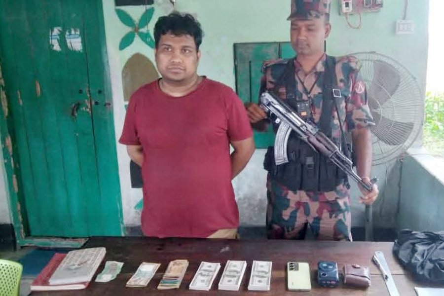 আইসিপি চেকপোস্টে ২৪ হাজার ডলারসহ ভারতীয় নাগরিক গ্রেপ্তার