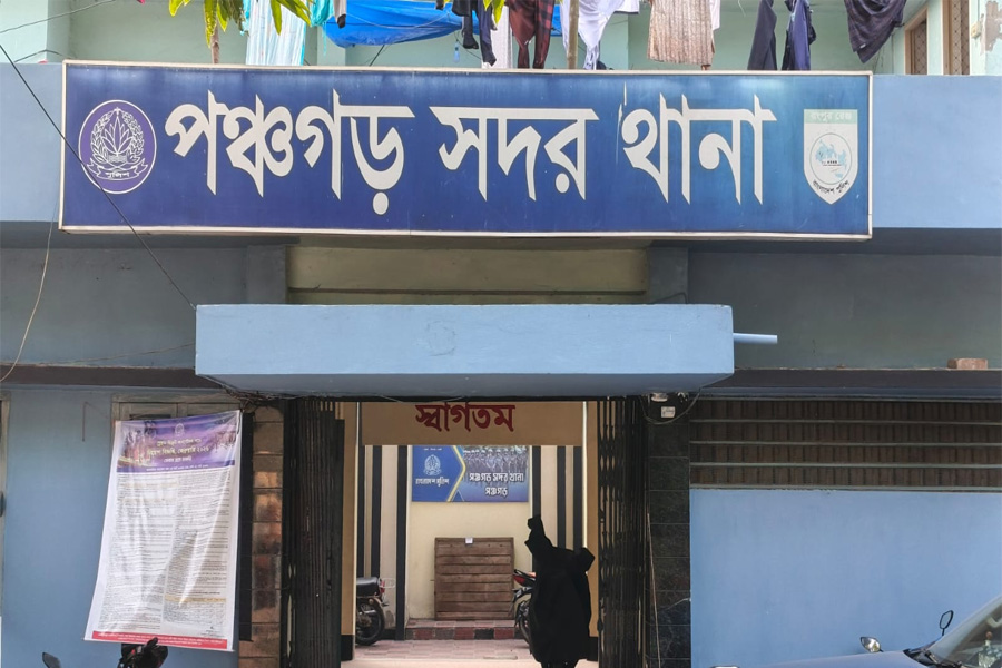 ঘর ঝাড়ু দেওয়ার কথা বলে শিশুকে ধর্ষণ