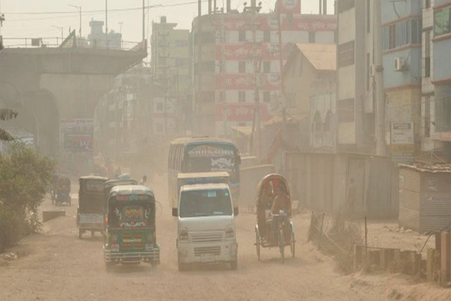 বায়ুদূষণে শীর্ষে ঢাকা, স্বাস্থ্যঝুঁকিতে নগরবাসী