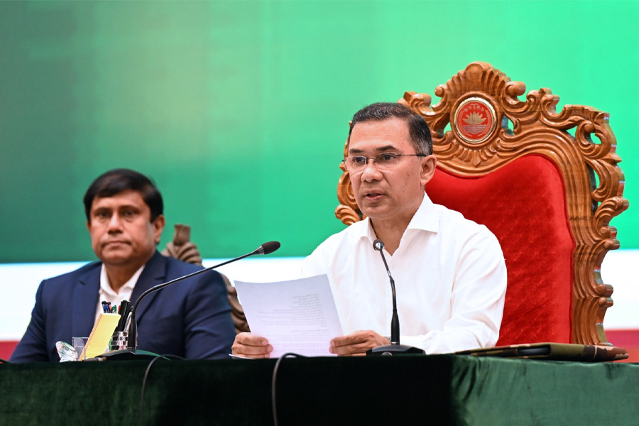 এমন সশস্ত্র বাহিনী চাই, যাদের বহিঃশক্তি সমীহ করবে