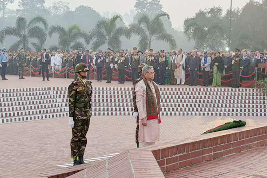 জাতীয় স্মৃতিসৌধে রাষ্ট্রপতি ও প্রধান উপদেষ্টার শ্রদ্ধা