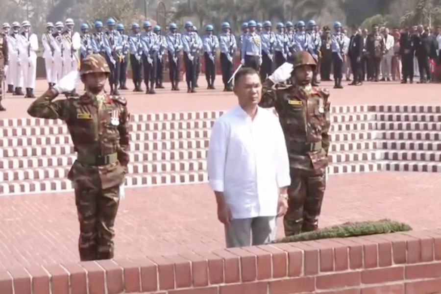 জাতীয় স্মৃতিসৌধে বীর শহীদদের প্রতি প্রধানমন্ত্রীর শ্রদ্ধা