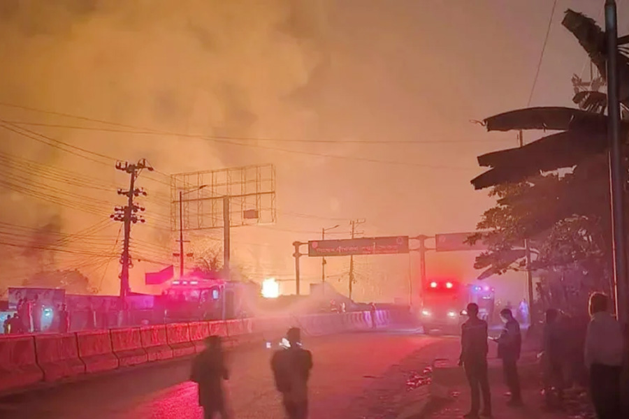 কক্সবাজারে অবৈধ এলপিজি পাম্পে বিস্ফোরণ