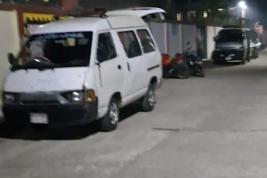 রামেক হাসপাতালের মৃতদেহ নিয়ে মাইক্রোবাস চালকদের বাণিজ্য