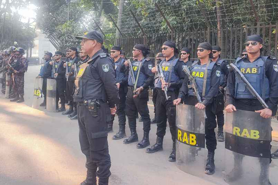 ট্রাইব্যুনালে আনা হচ্ছে সেনা কর্মকর্তাদের, নিরাপত্তা জোরদার