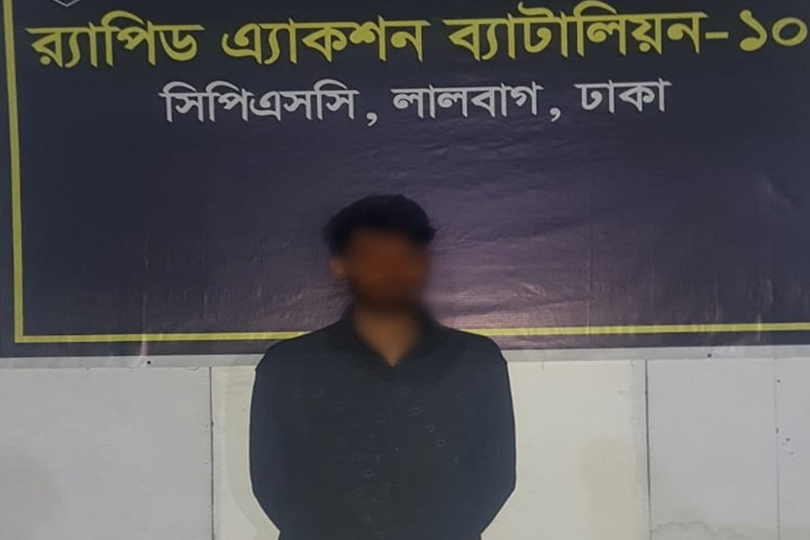 ধর্ষণ ও পর্নোগ্রাফি মামলার আসামি র্যাবের অভিযানে গ্রেপ্তার