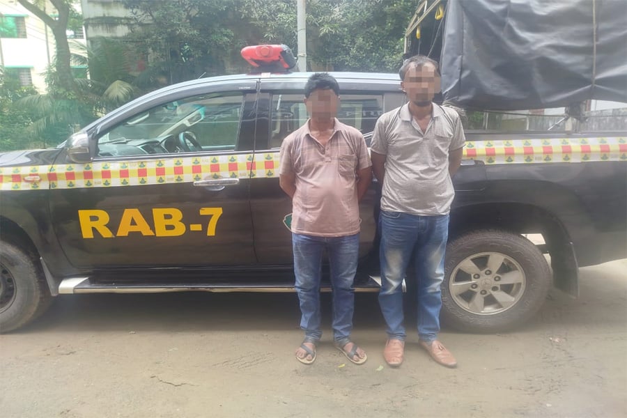 ফেনীতে র‌্যাবের অভিযানে ১৯ কেজি গাঁজাসহ আটক ২