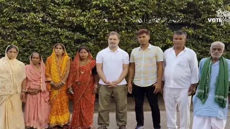 মৃত ভোটারদের সঙ্গে চা পান করে আলোচনায় রাহুল গান্ধী!