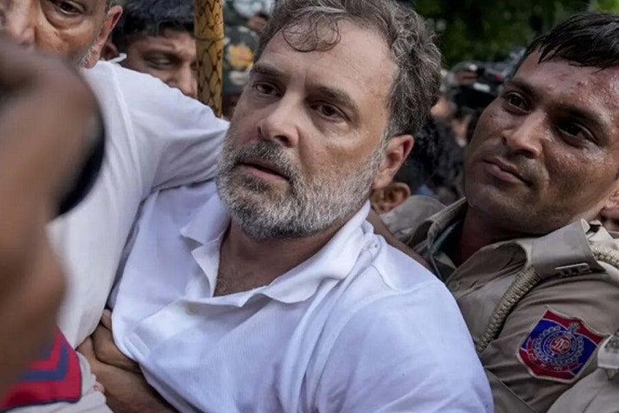 দিল্লিতে প্রশ্নপত্র ফাঁসের প্রতিবাদে শিক্ষার্থীদের বিক্ষোভে পুলিশের অভিযান ঘিরে নতুন করে উত্তপ্ত হয়েছে ভারতের রাজনৈতিক অঙ্গন। ছবি: সংগৃহীত