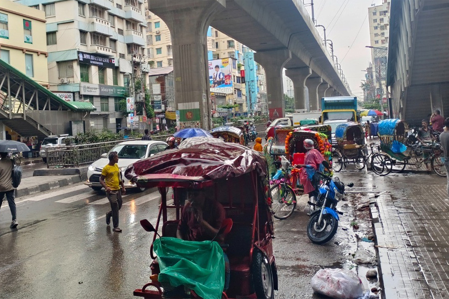 স্বস্তির বৃষ্টিতে শ্রমজীবী মানুষের দুর্ভোগ
