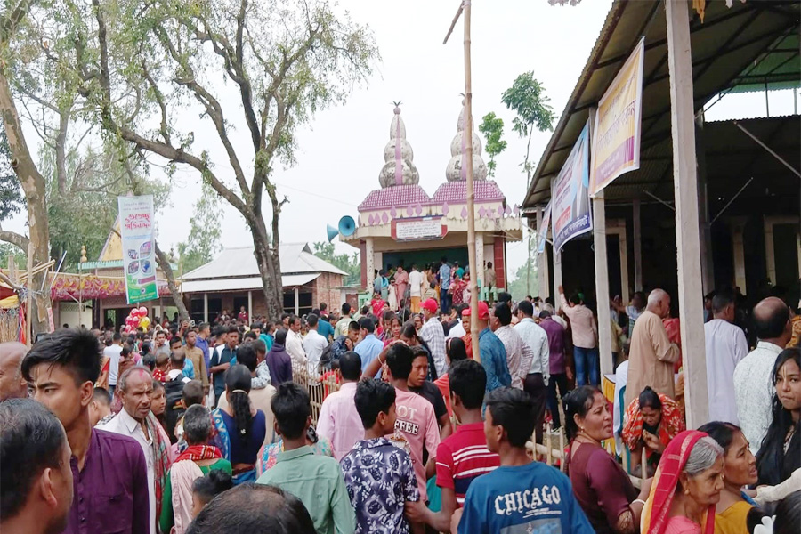 রাম নবমীতে সিন্দুরমতী পুকুরপাড়ে ভক্তদের ঢল