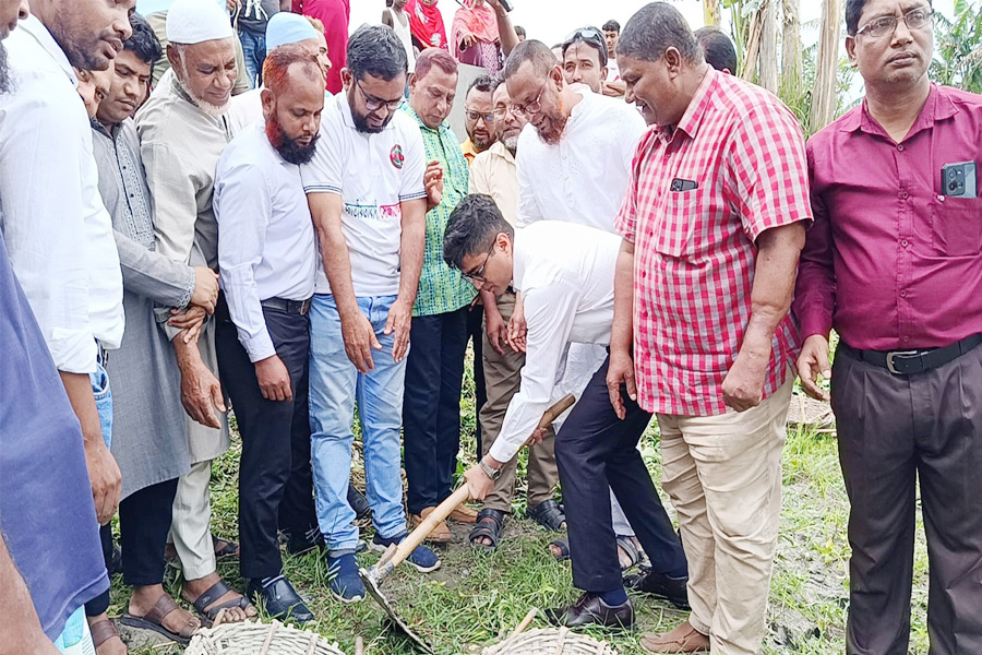 রাজারহাটে খাল খনন কর্মসূচির উদ্বোধন