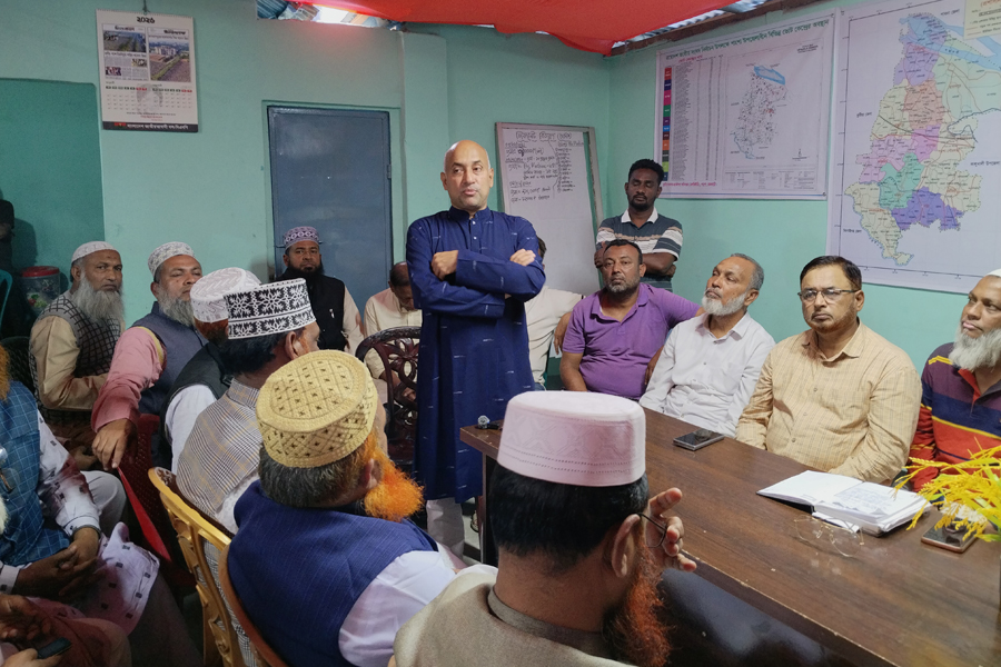 মাদরাসা প্রধানদের সঙ্গে মতবিনিময় করলেন এমপি হারুন