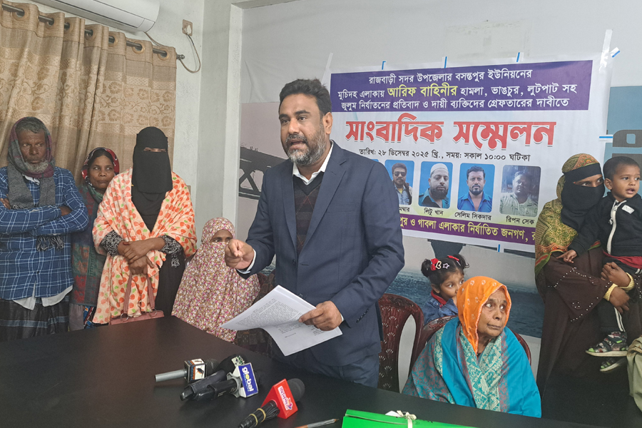 সন্ত্রাসীদের দাপটে গ্রামছাড়া বিএনপি নেতা