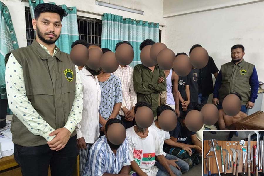 রাজধানীর ভাটারায় দেশীয় অস্ত্রসহ ১৬ জন গ্রেপ্তার