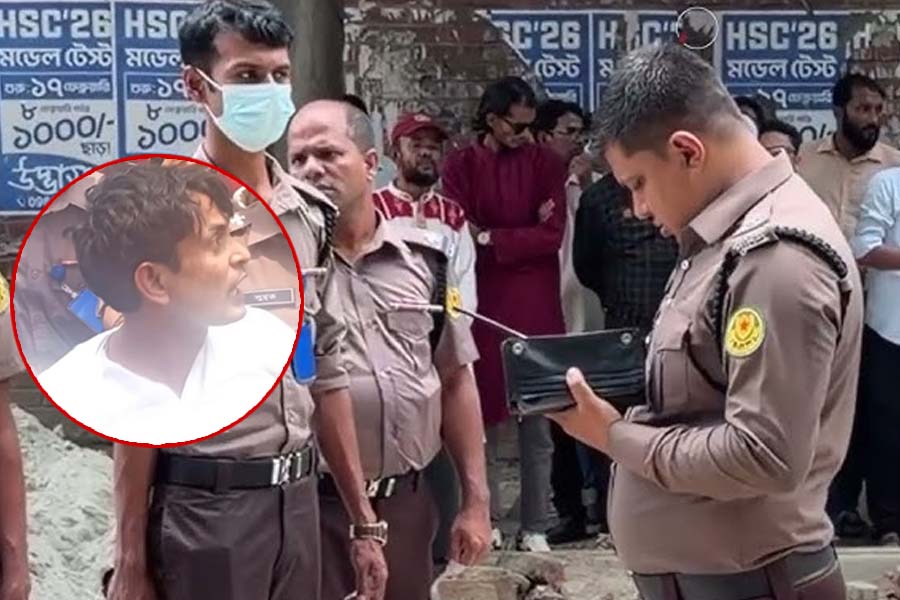 আটক পিএসের বিষয়ে সিদ্ধান্তহীনতায় পুলিশ!