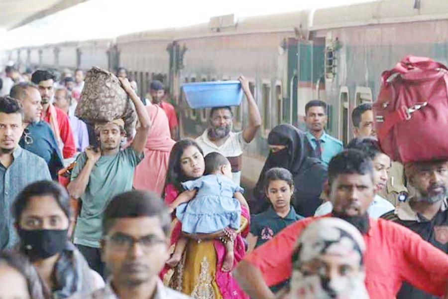 ছুটি শেষে ঢাকামুখী মানুষের ঢল