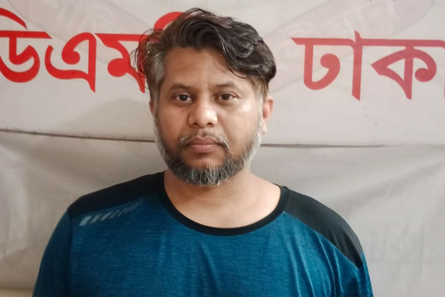 নিকুঞ্জে সাবেক ছাত্রলীগ নেতা রিয়াদ গ্রেপ্তার