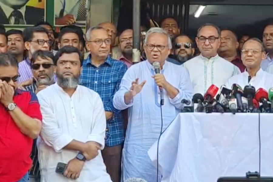 ঘটনায় শনাক্ত ব্যক্তি  সাদিক কায়ুমের সঙ্গে চা খাচ্ছেন: রিজভী