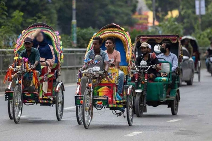 ঢাকার রাস্তায় নিষিদ্ধ হচ্ছে অটোরিকশা!