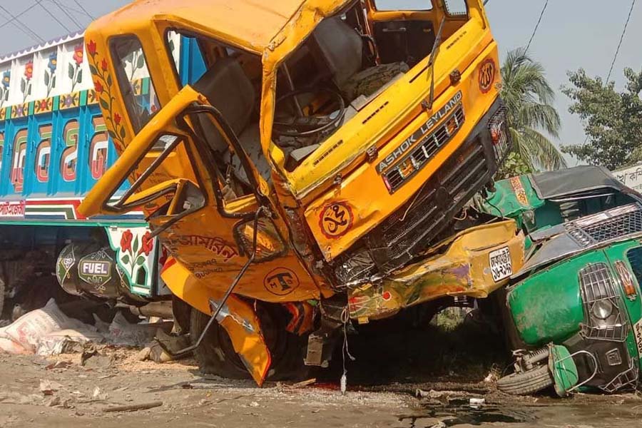 সেপ্টেম্বরে সড়ক দুর্ঘটনায় প্রাণ গেল ৫০২ জনের