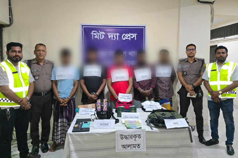 মিরপুরে চাঞ্চল্যকর ডাকাতি:  যৌথ অভিযানে গ্রেপ্তার ৫