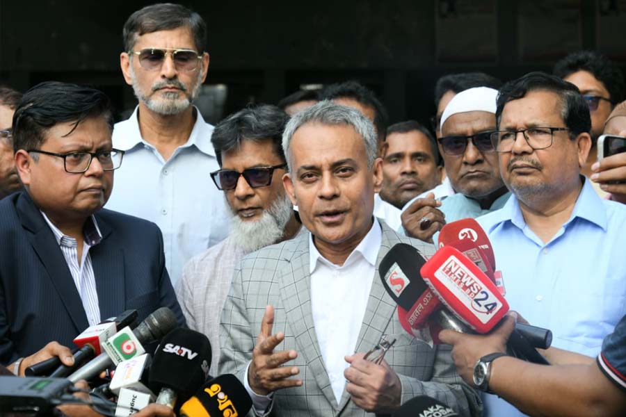 রাত থেকে গণপরিবহনে তেল নেওয়ার সীমাবদ্ধতা থাকছে না: সড়কমন্ত্রী