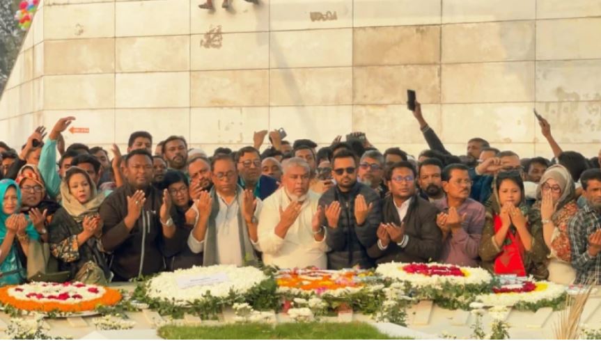 জিয়াউর রহমান ও খালেদা জিয়ার মাজারে সাইফুল হকের শ্রদ্ধা