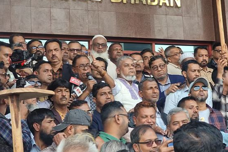 মানুষকে বাধ্য করে এবার নির্বাচন করা যাবে না