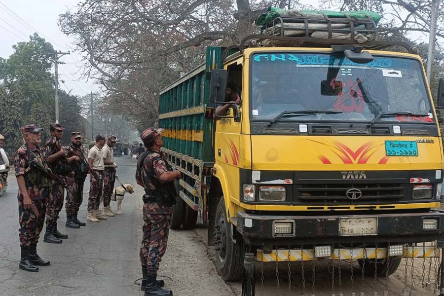 তেল পাচার ঠেকাতে সীমান্তে কড়া নজরদারি