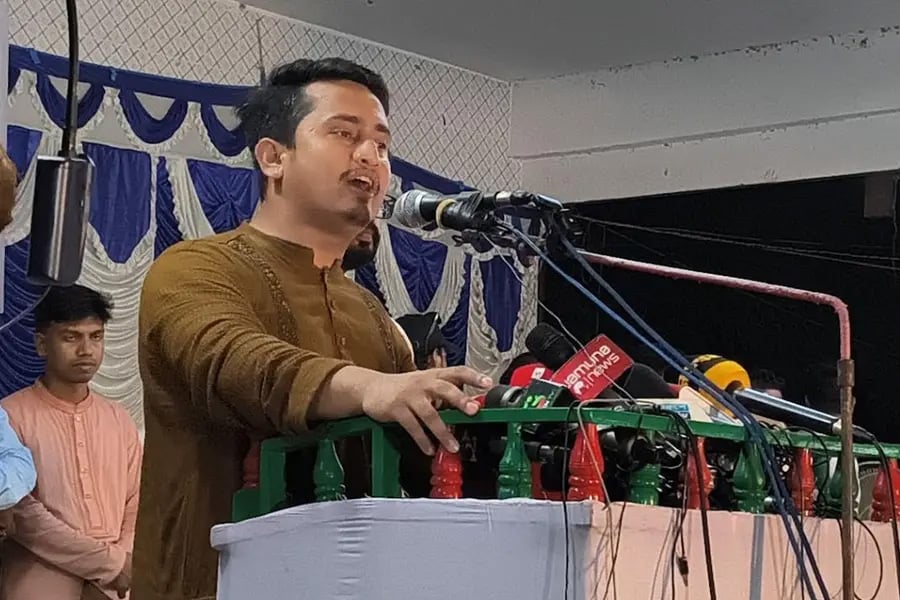 পাবনার চাটমোহরে ‘জুলাই পদযাত্রা’ কর্মসূচিতে বক্তব্য রাখছেন এনসিপির উত্তরাঞ্চলের মুখ্য সংগঠক সারজিস আলম। ছবি: সংগৃহীত