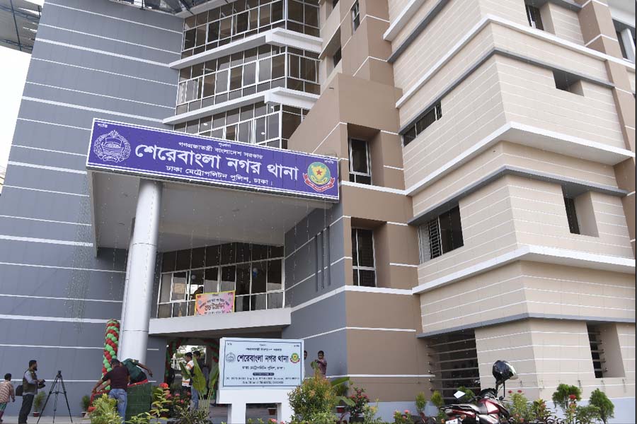 ছিনতাইকারীর ছুরিকাঘাতে দুই পুলিশ সদস্য আহত