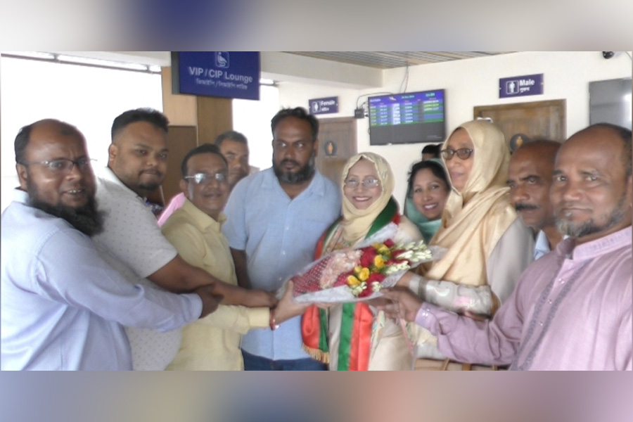 সৈয়দপুরে জনতার উষ্ণ অভ্যর্থনায় সিক্ত হলেন এমপি বিলকিস