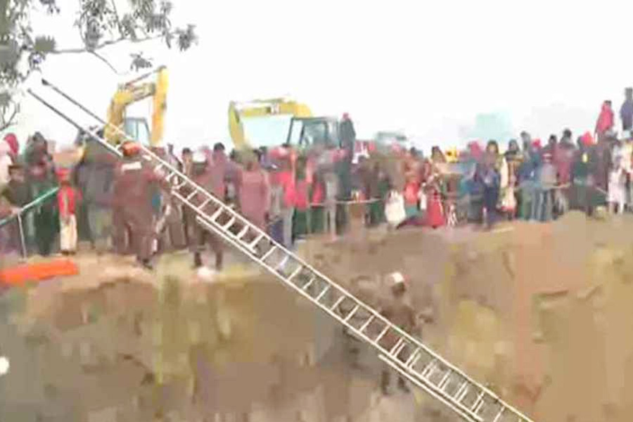 ২২ ঘণ্টা পার হলেও উদ্ধার হয়নি শিশু সাজিদ