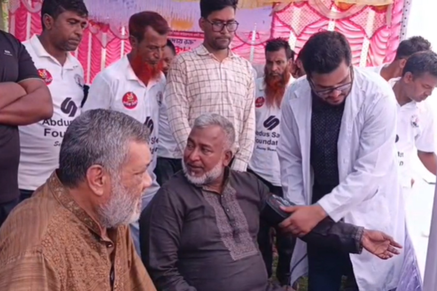 বিশ্ব রক্তদাতা দিবসে আব্দুস সাত্তার ফাউন্ডেশনের রক্তদান কর্মসূচি অনুষ্ঠিত