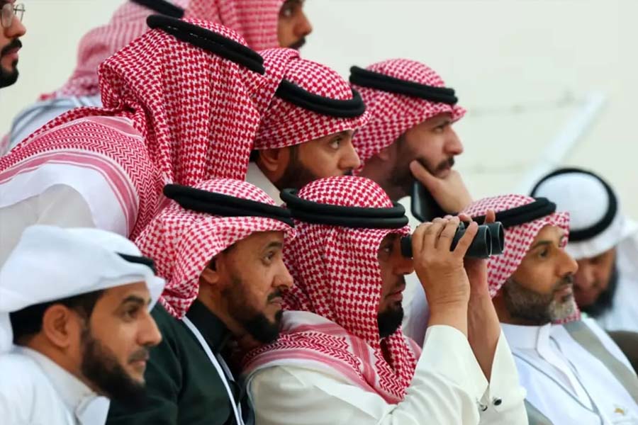 সৌদি আরবে চাঁদ দেখা যায়নি, শুক্রবার ঈদুল ফিতর