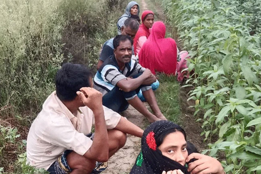 পতাকা বৈঠকে সমাধান হয়নি, শূণ্যরেখায় শিশুসহ ১২ জন