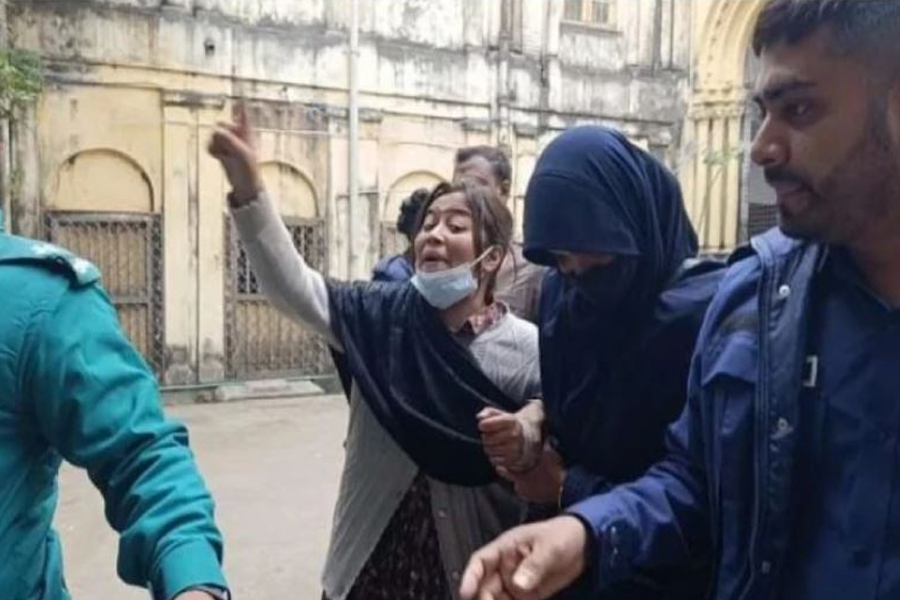 ২ দিনের রিমান্ডে ‘জুলাইযোদ্ধা’ সুরভী