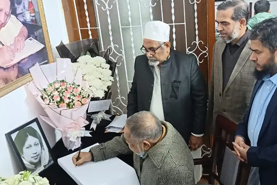 খালেদা জিয়া গণতন্ত্রের প্রতীক : তাহের