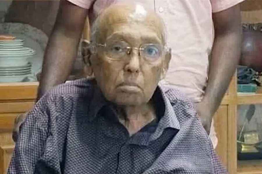 অর্থ আত্মসাত মামলায় তোফায়েল আহমেদের বিচার শুরুর আদেশ