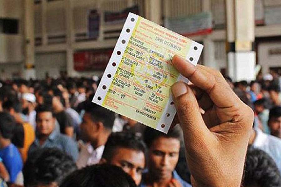 যে কারণে কালোবাজারে ট্রেনের টিকিট