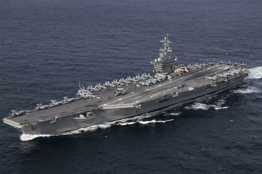 মধ্যপ্রাচ্যে পৌঁছাল মার্কিন বিমানবাহী রণতরী আব্রাহাম লিংকন