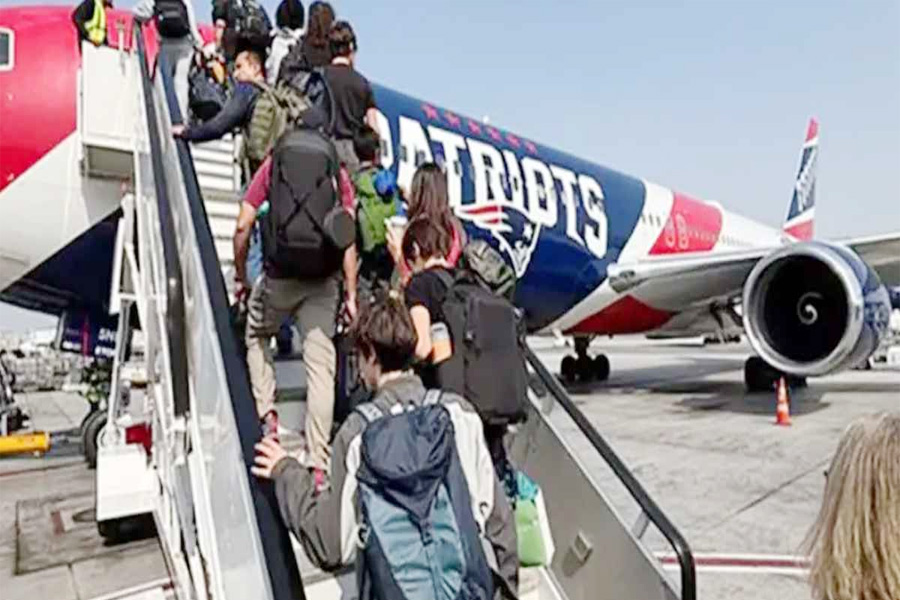 মধ্যপ্রাচ্য ছাড়লেন ৪৩ হাজারের বেশি মার্কিন নাগরিক