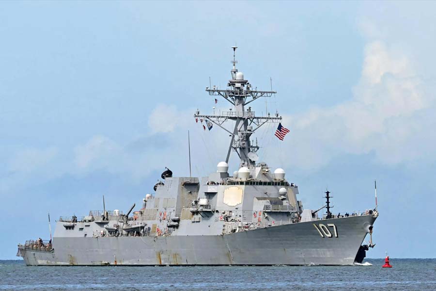 ভেনেজুয়েলার উপকূলে যুক্তরাষ্ট্রের যুদ্ধজাহাজ
